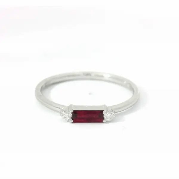 18KT WHITE GOLD RUBY AND DIAMOND RING