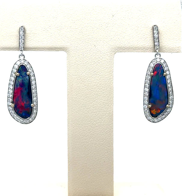 18KT WHITE GOLD OPAL AND DIAMONDS EARRING