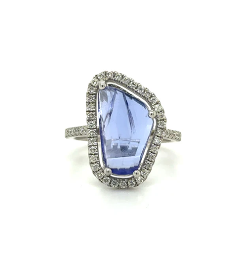 14KT WHITE GOLD TANZANITE AND DIAMONDS RING