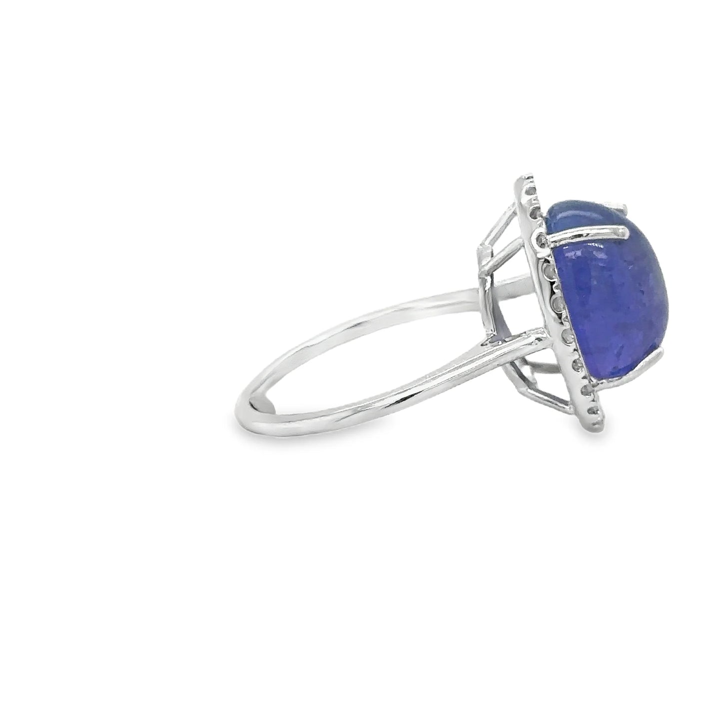 14KT WHITE GOLD TANZANITE AND DIAMONDS RING