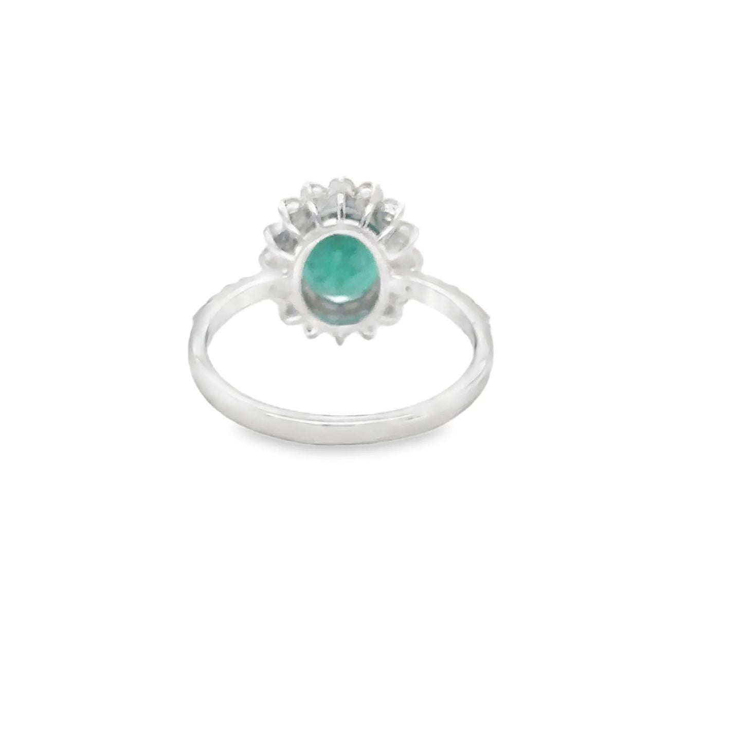 18KT WHITE GOLD EMERALD AND DIAMONDS RING