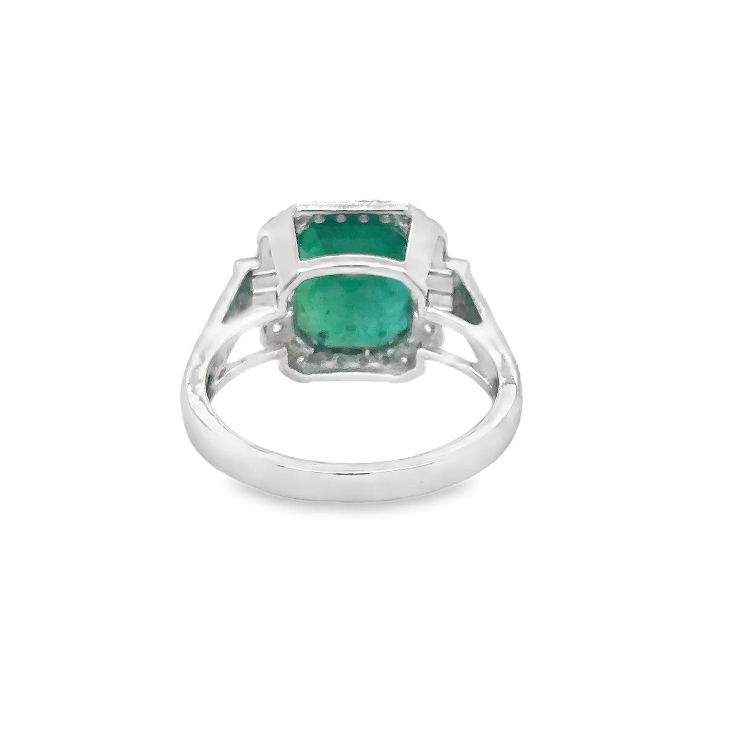 18KT WHITE GOLD EMERALD AND DIAMONDS RING