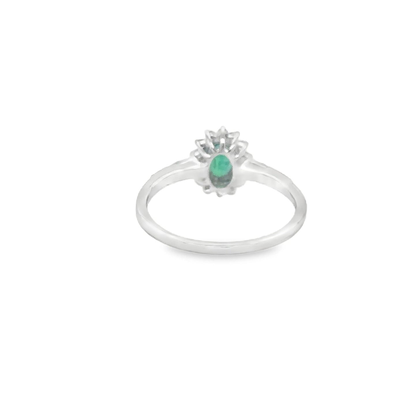 18KT WHITE GOLD EMERALD AND DIAMONDS RING