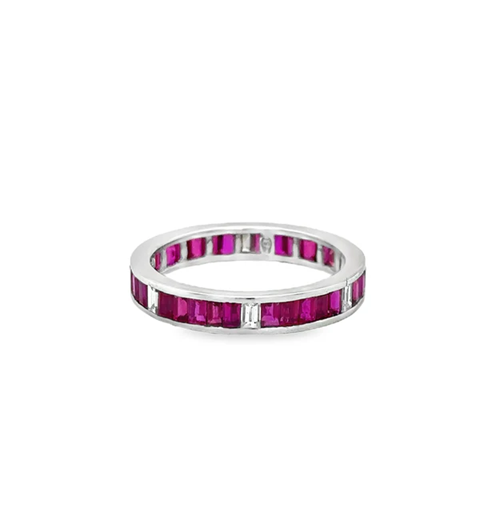18KT WHITE GOLD RING WITH BAGUETTE RUBY AND DIAMONDS