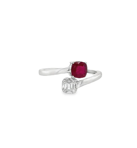 18KT WHITE GOLD RUBY AND DIAMONDS RING