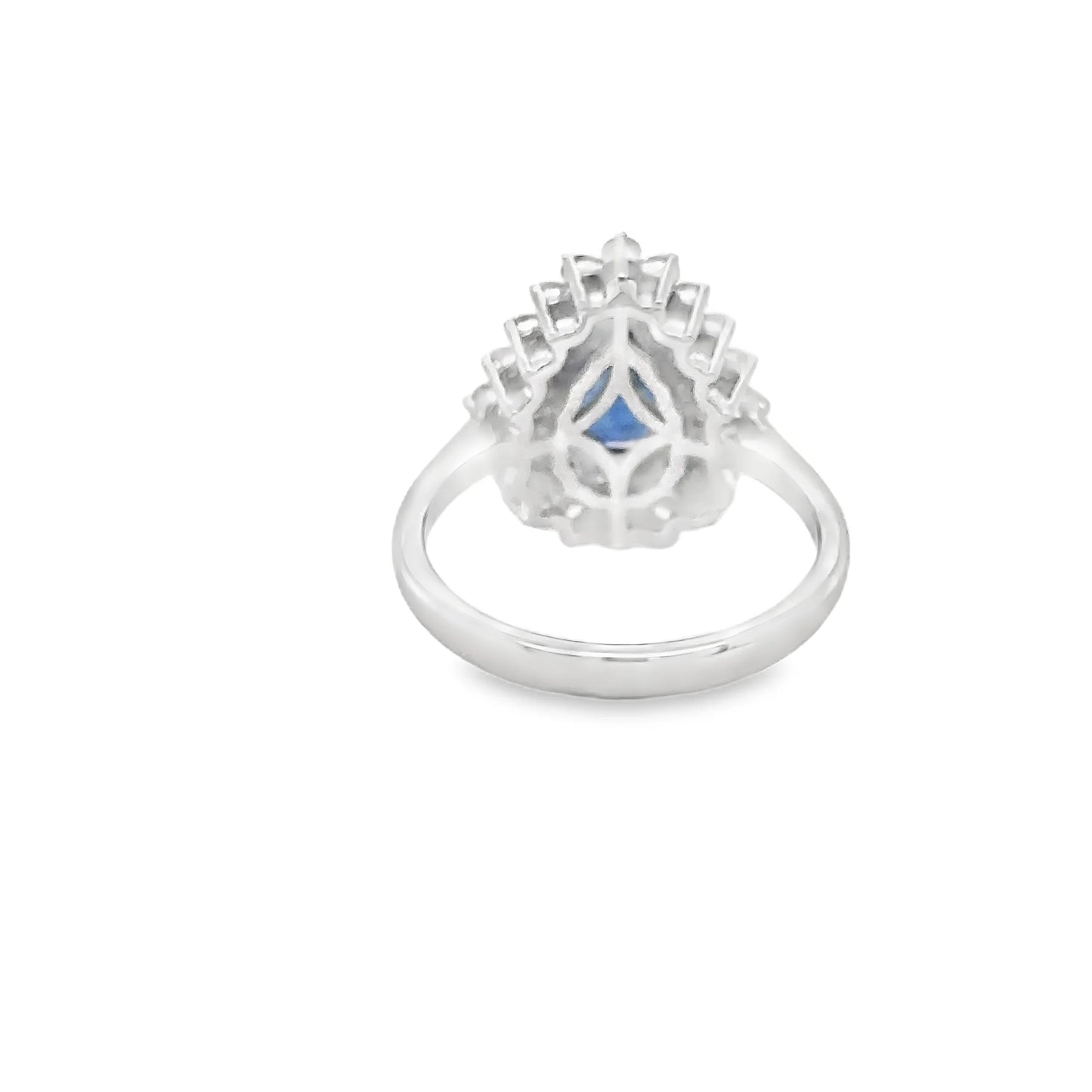18KT WHITE GOLD SAPPHIRE AND DIAMONDS RING