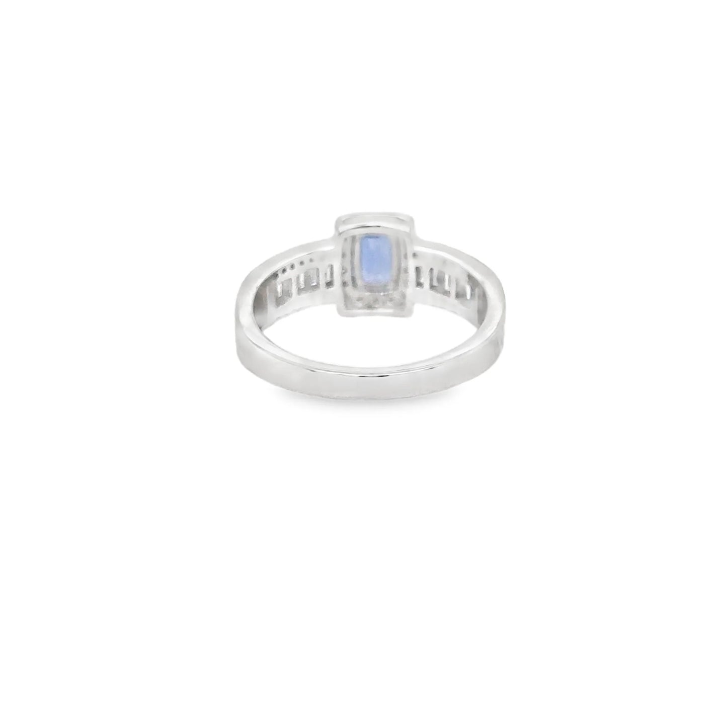 18KT WHITE GOLD SAPPHIRE AND DIAMONDS RING