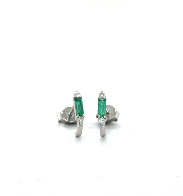 18KT WHITE GOLD EMERALD AND DIAMOND EARRING