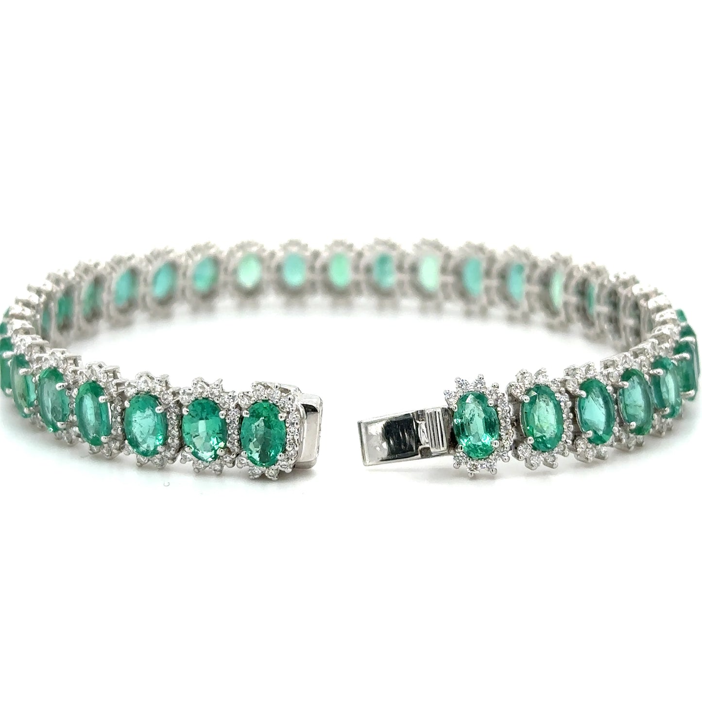 18K WHITE GOLD EMERALD AND DIAMOND BRACELET