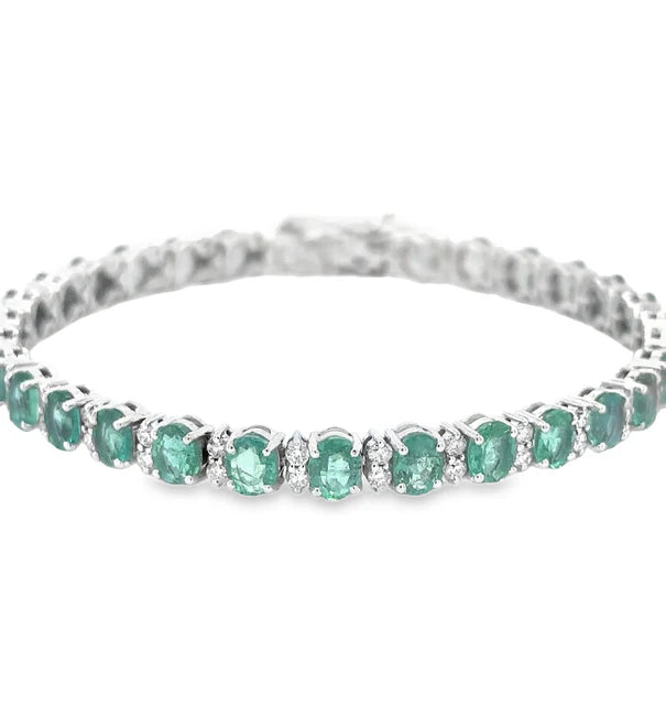 18KT WHITE GOLD EMERALD AND DIAMONDS BRACELET