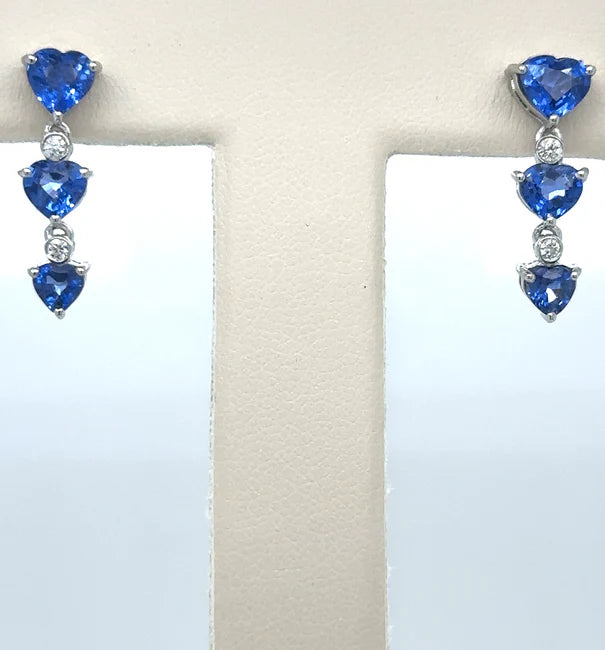 18KT WHITE GOLD HEART SHAPED SAPPHIRE AND DIAMONDS EARRING