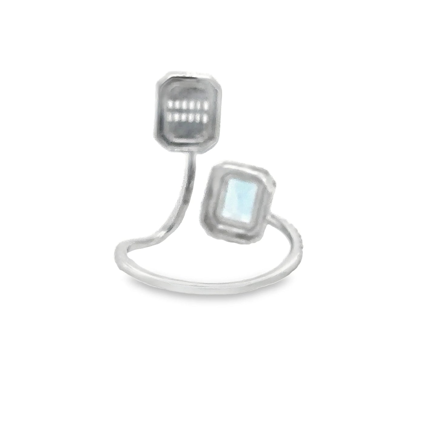 14KT WHITE GOLD AQUAMARINE RING WITH DIAMONDS