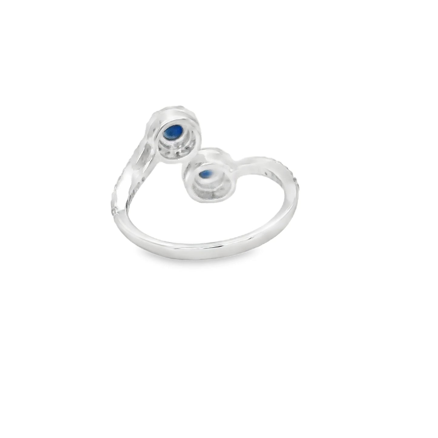 18KT WHITE GOLD BLUE SAPPHIRE AND DIAMONDS RING