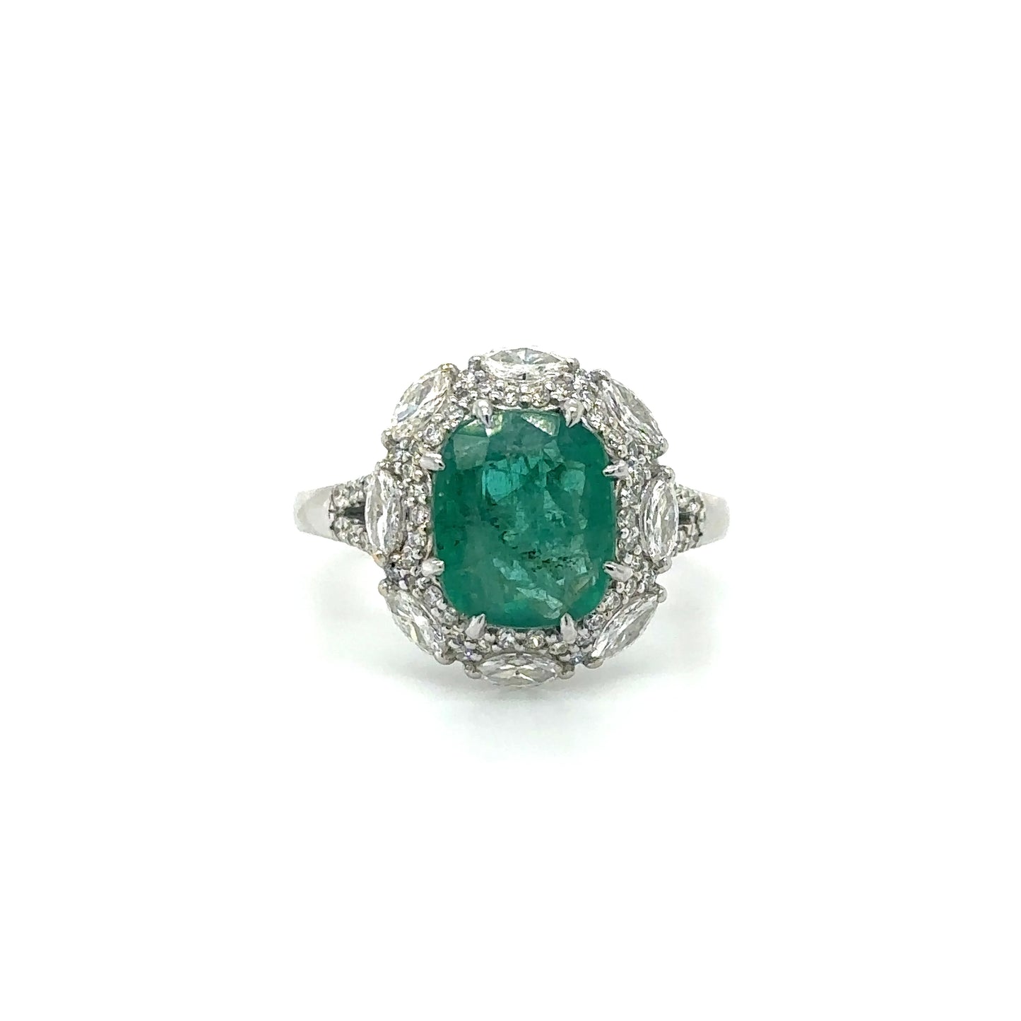 18KT WHITE GOLD EMERALD AND DIAMOND RING