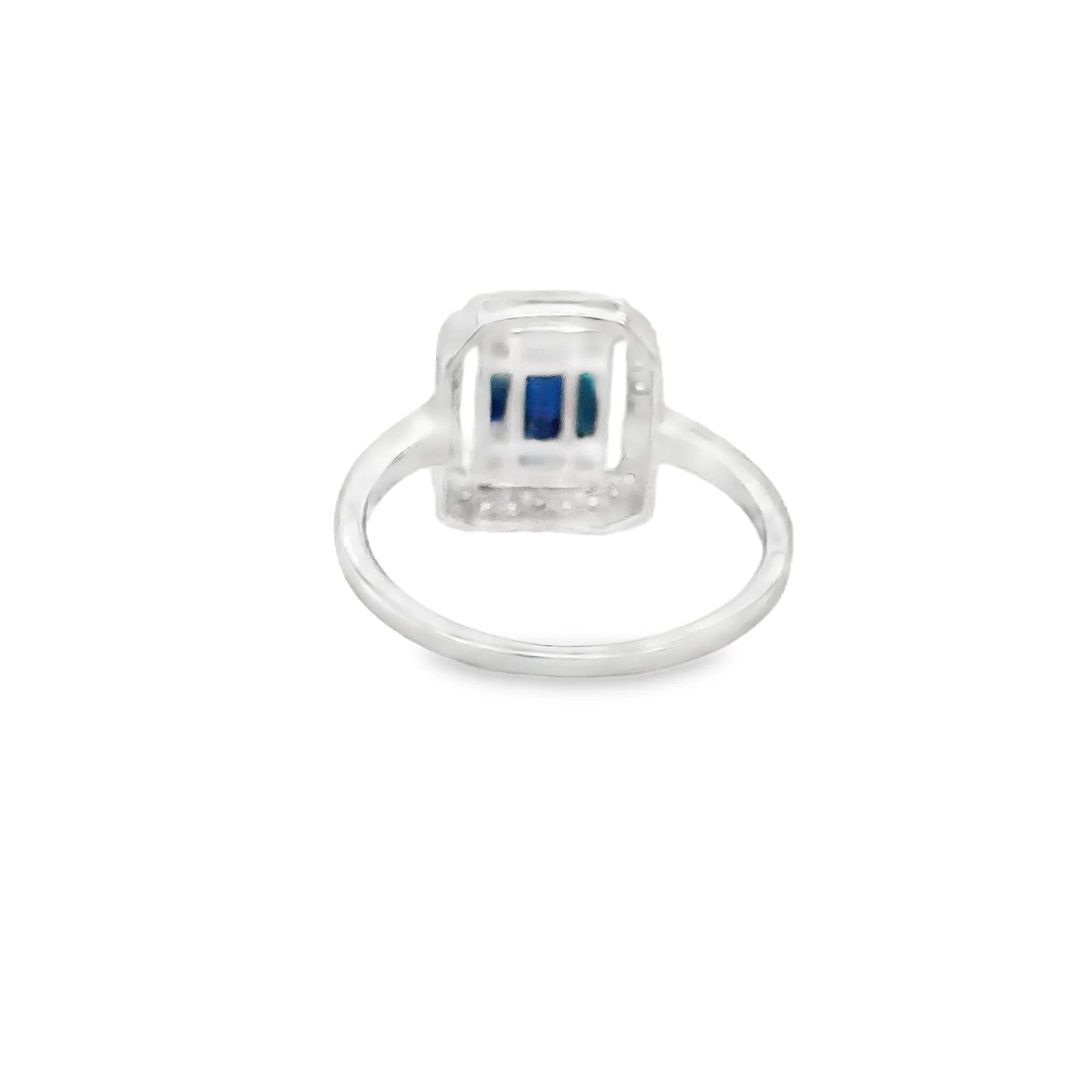 18KT WHITE GOLD SAPPHIRE AND DIAMONDS RING