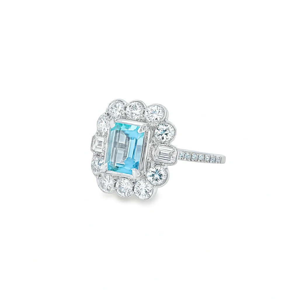 14KT GOLD AQUAMARINE AND DIAMONDS RING