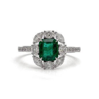 18KT WHITE GOLD EMERALD AND DIAMONDS RING
