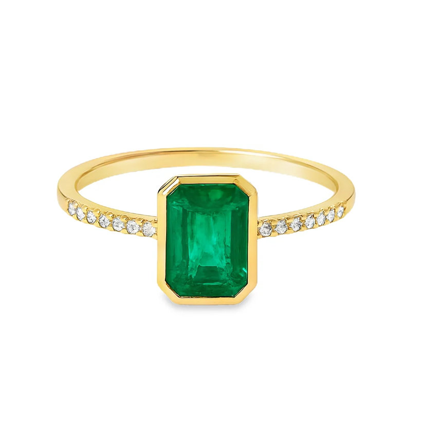 14KT YELLOW GOLD EMERALD AND DIAMONDS RING