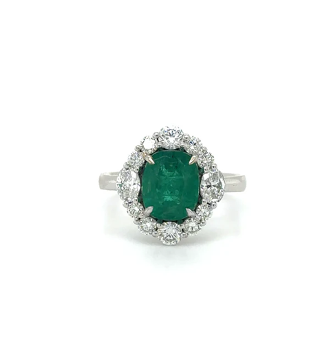 18KT WHITE GOLD EMERALD AND DIAMOND RING
