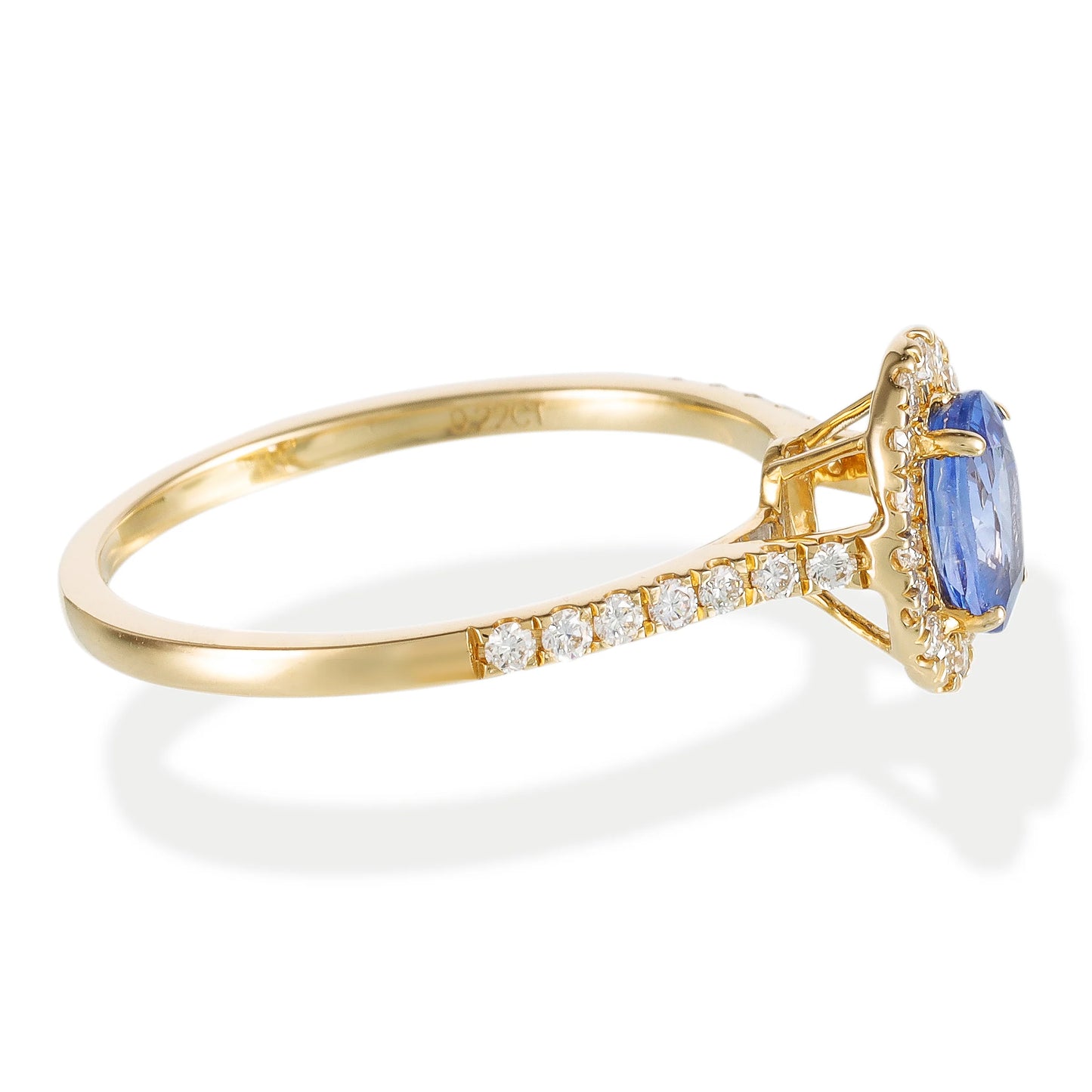 DIAMOND / STONE OVAL SHAPE RING