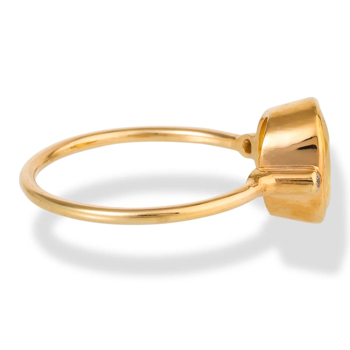 DIAMOND/YELLOW SAPPHIRE OVAL SHAPE RING