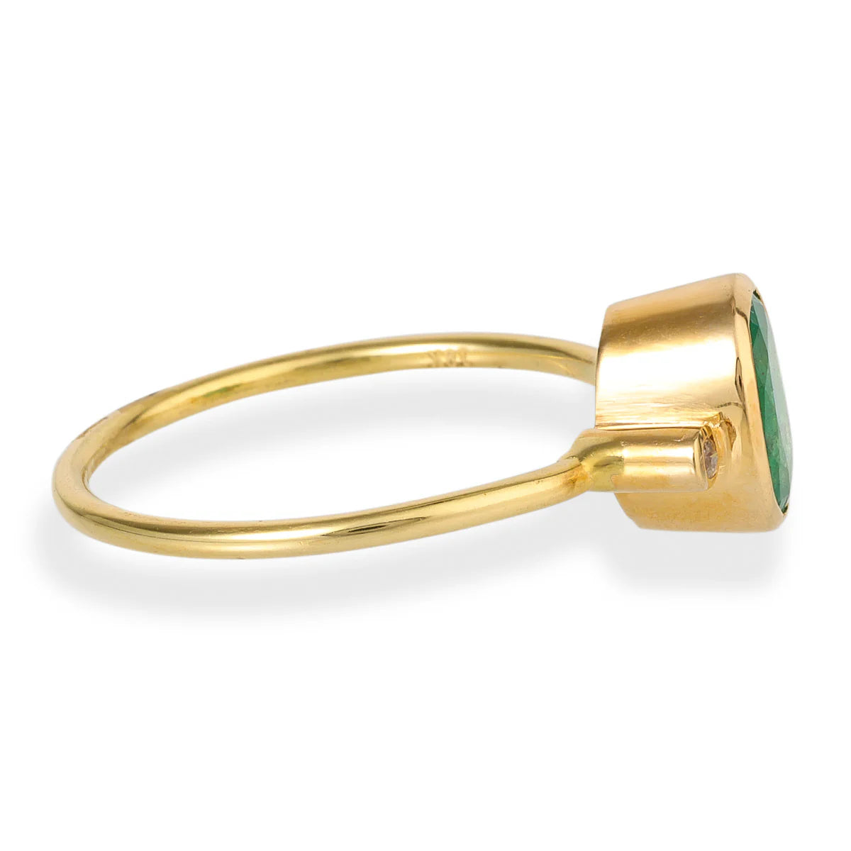 DIAMOND/EMERALD OVAL SHAPE RING