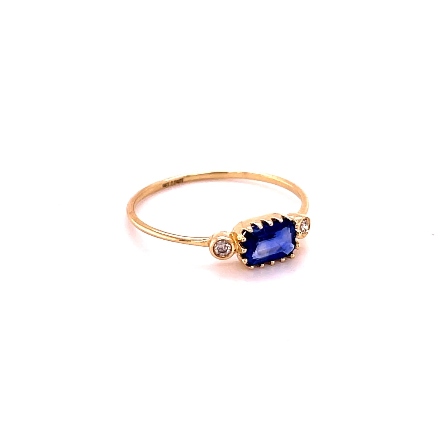 14KT GOLD BLUE SAPPHIRE RING WITH DIAMONDS