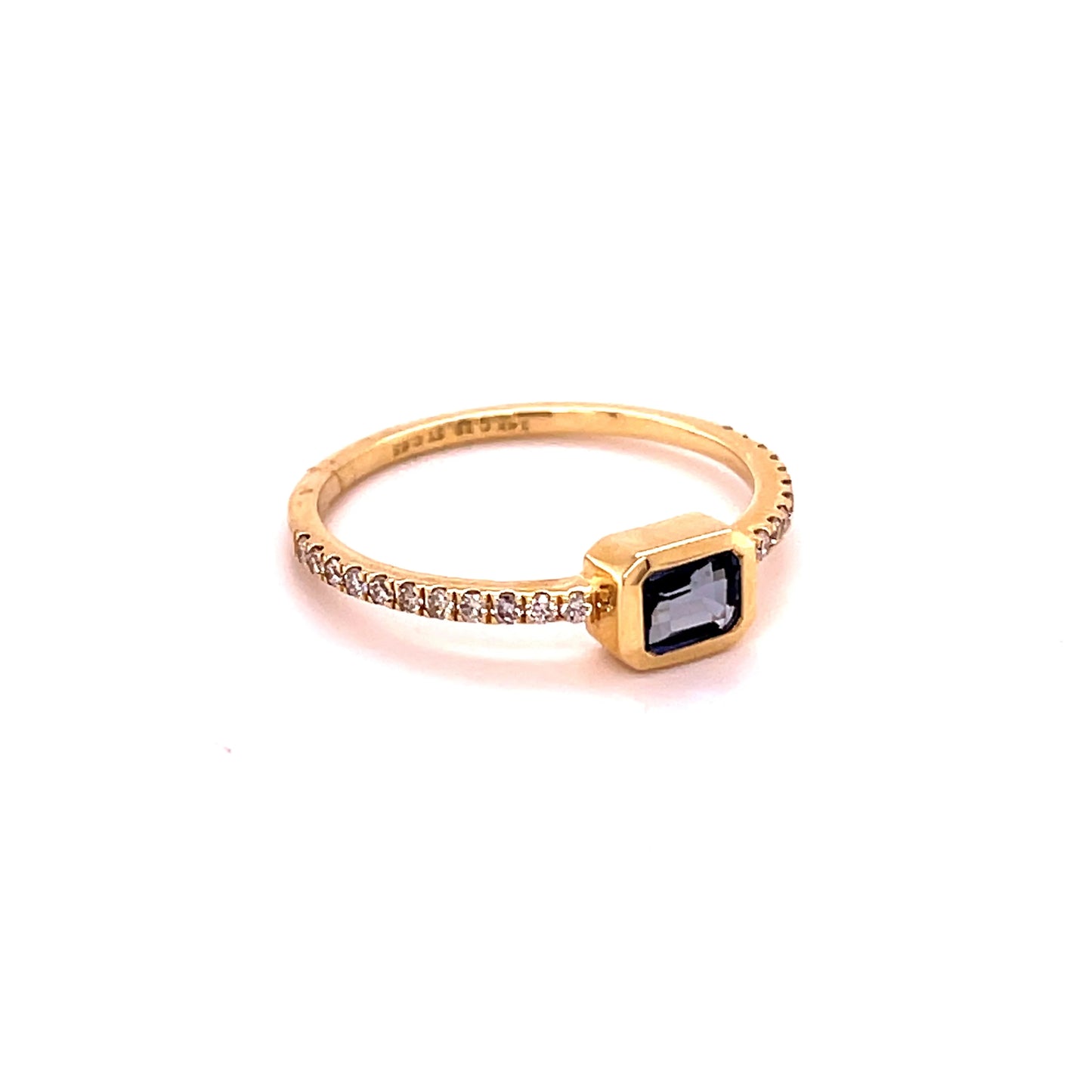 14KT GOLD BLUE SAPPHIRE RING