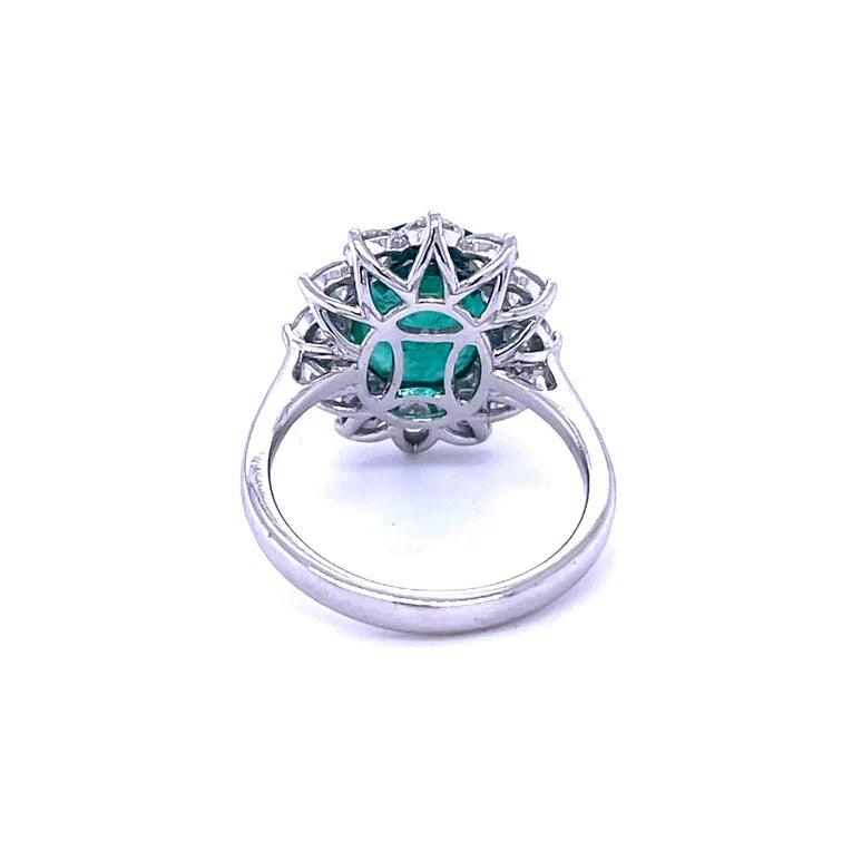 18KT WHITE GOLD EMERALD WITH DIAMOND RING