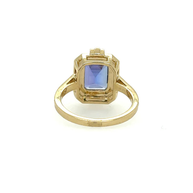 YELLOW GOLD TANZANITE RING WITH DIAMONDS