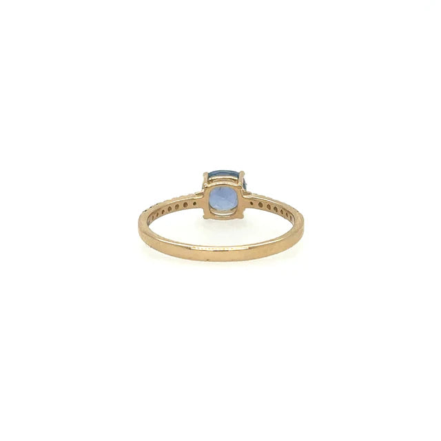 YELLOW GOLD SAPPHIRE RING WITH DIAMONDS