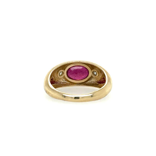 YELLOW GOLD RING WITH RUBY AND DIAMONDS