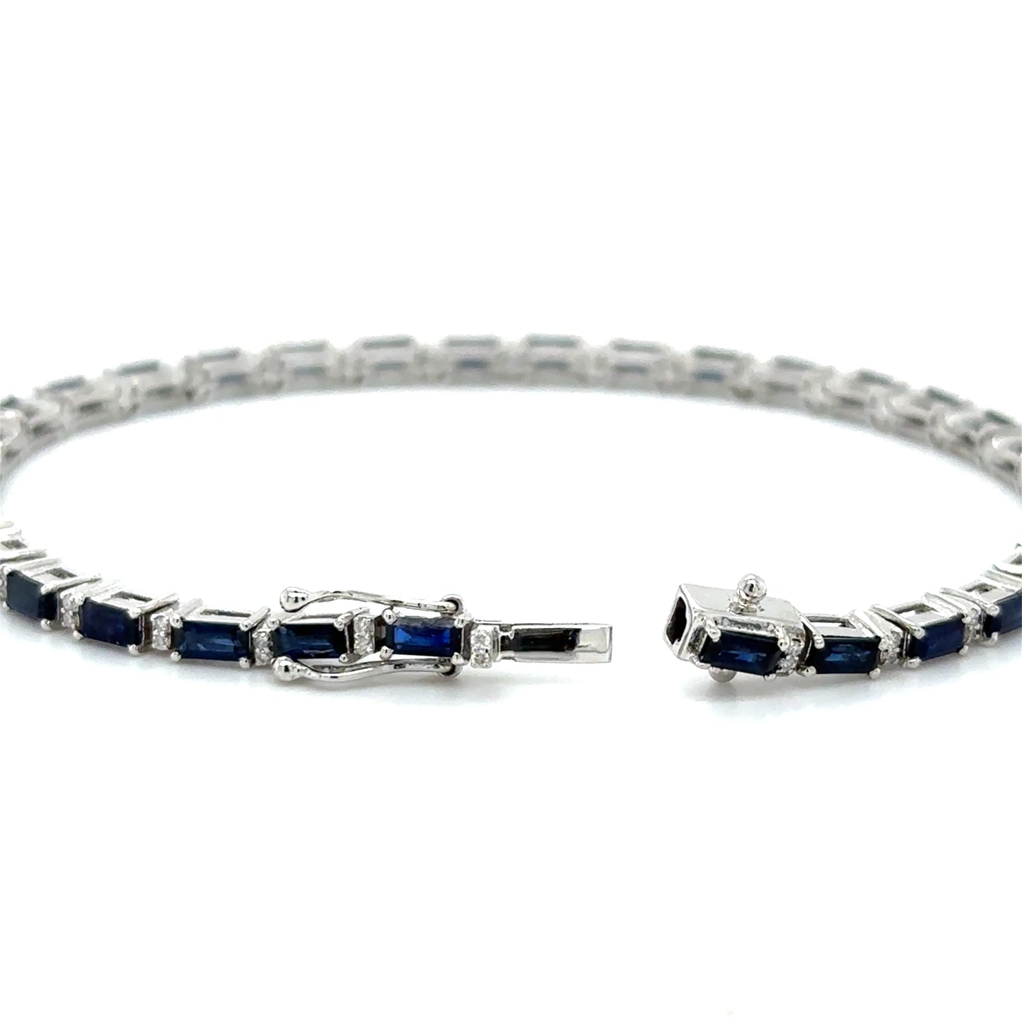 18KT WHITE GOLD SAPPHIRE AND DIAMOND BRACELET