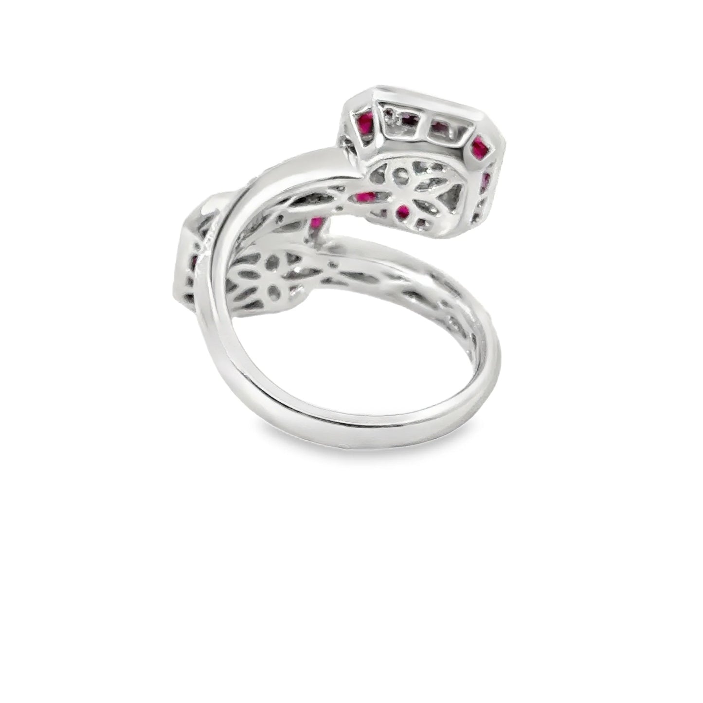 18KT WHITE GOLD RUBY AND DIAMOND RING