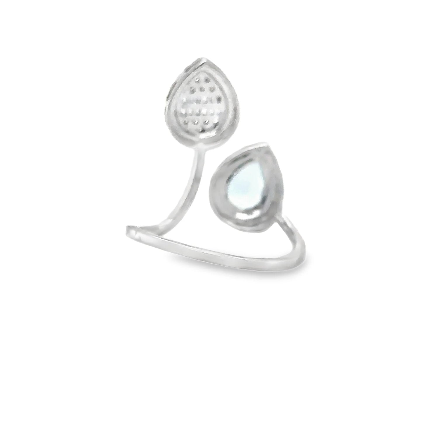 14KT WHITE GOLD AQUAMARINE AND DIAMONDS RING