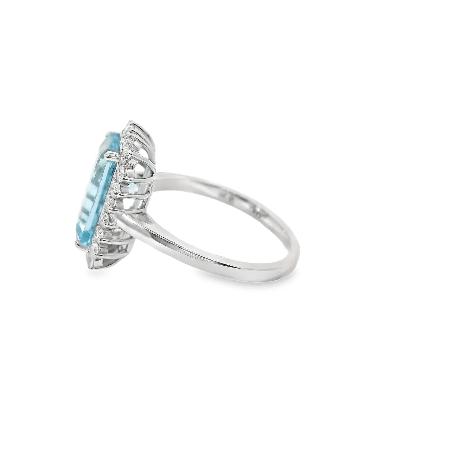 14KT WHITE GOLD AQUAMARINE RING WITH DIAMONDS