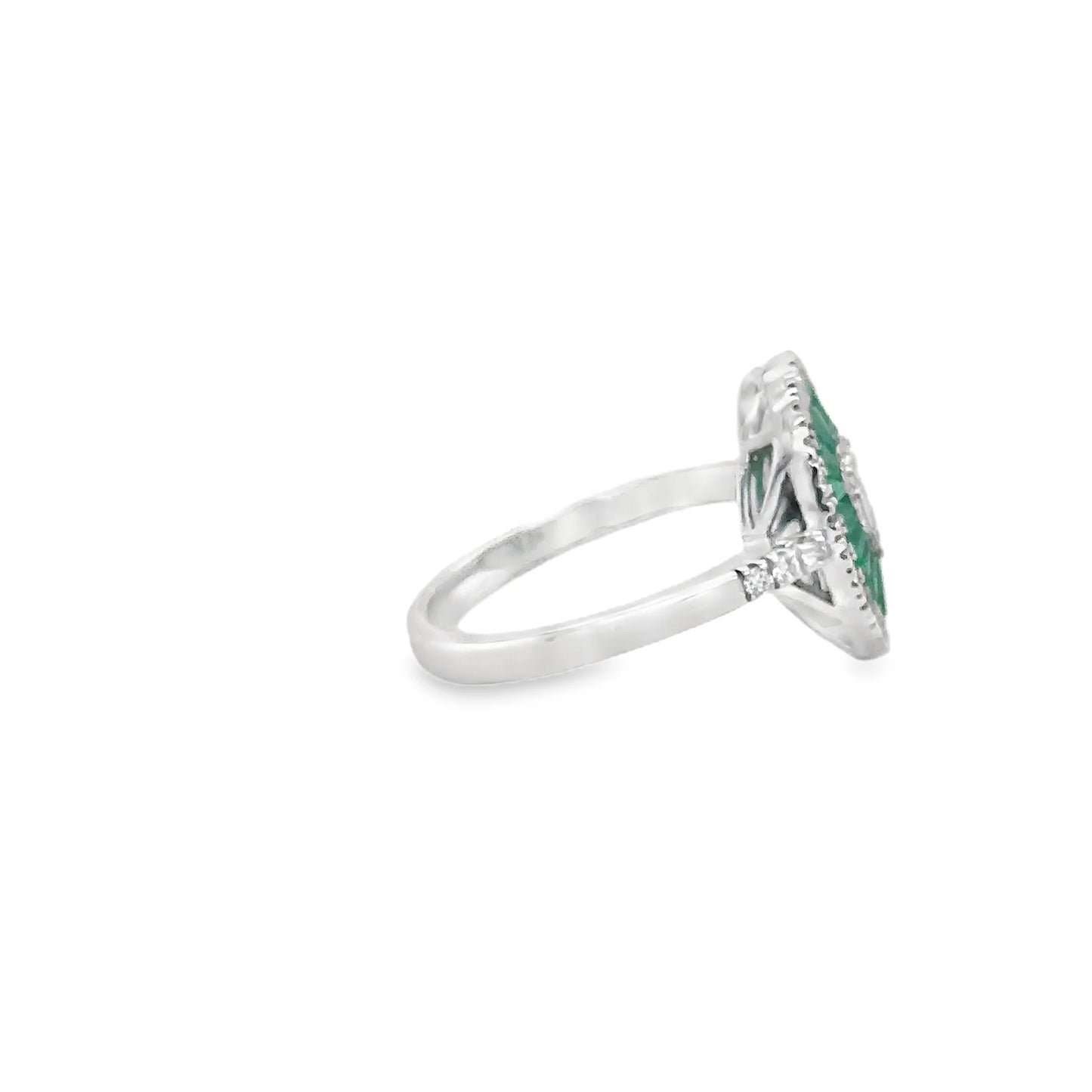 14KT WHITE GOLD EMERALD AND DIAMONDS HEART RING