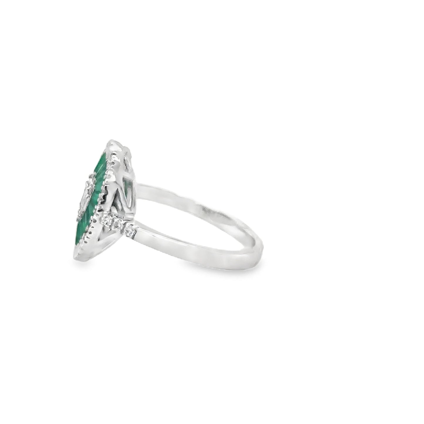 14KT WHITE GOLD EMERALD AND DIAMONDS HEART RING