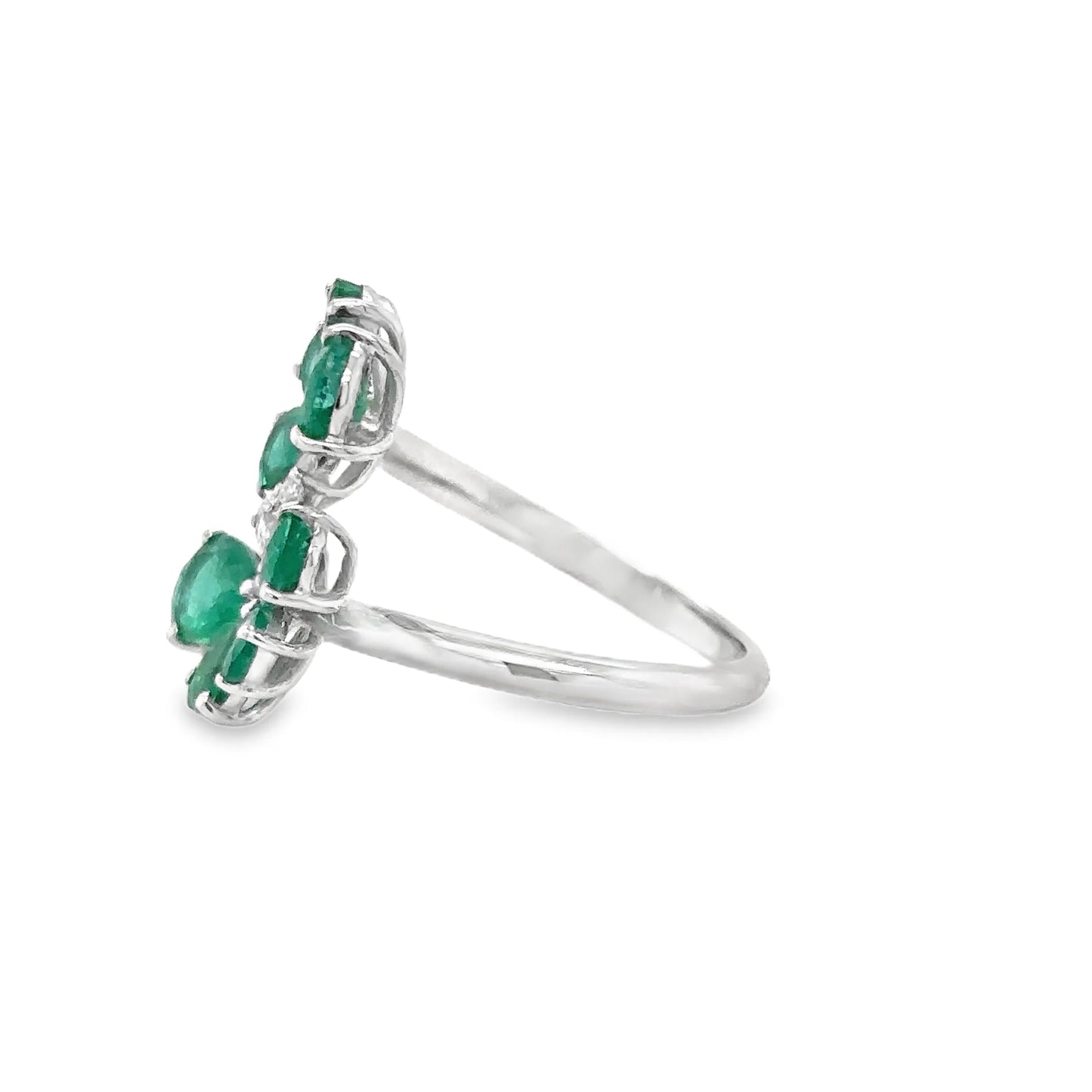 14KT WHITE GOLD EMERALD AND DIAMONDS RING