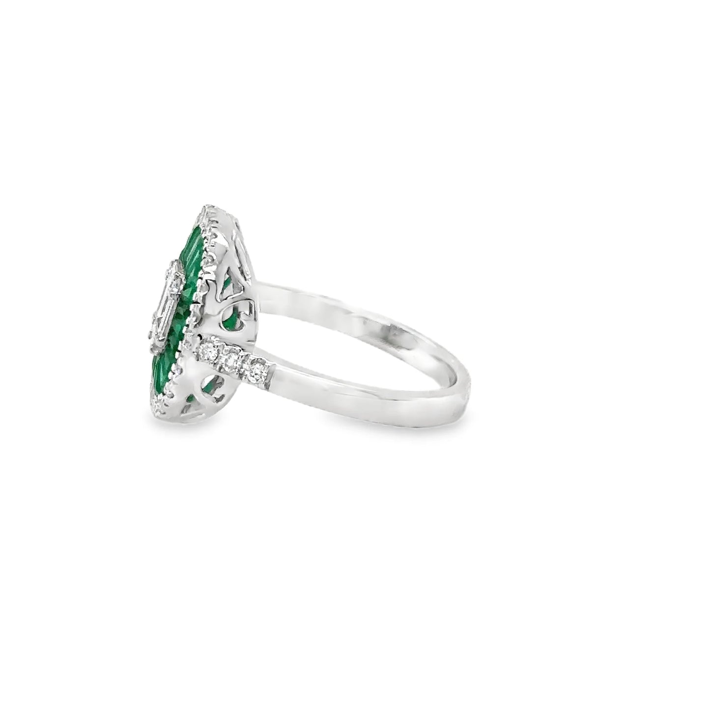 14KT WHITE GOLD EMERALD AND DIAMONDS RING