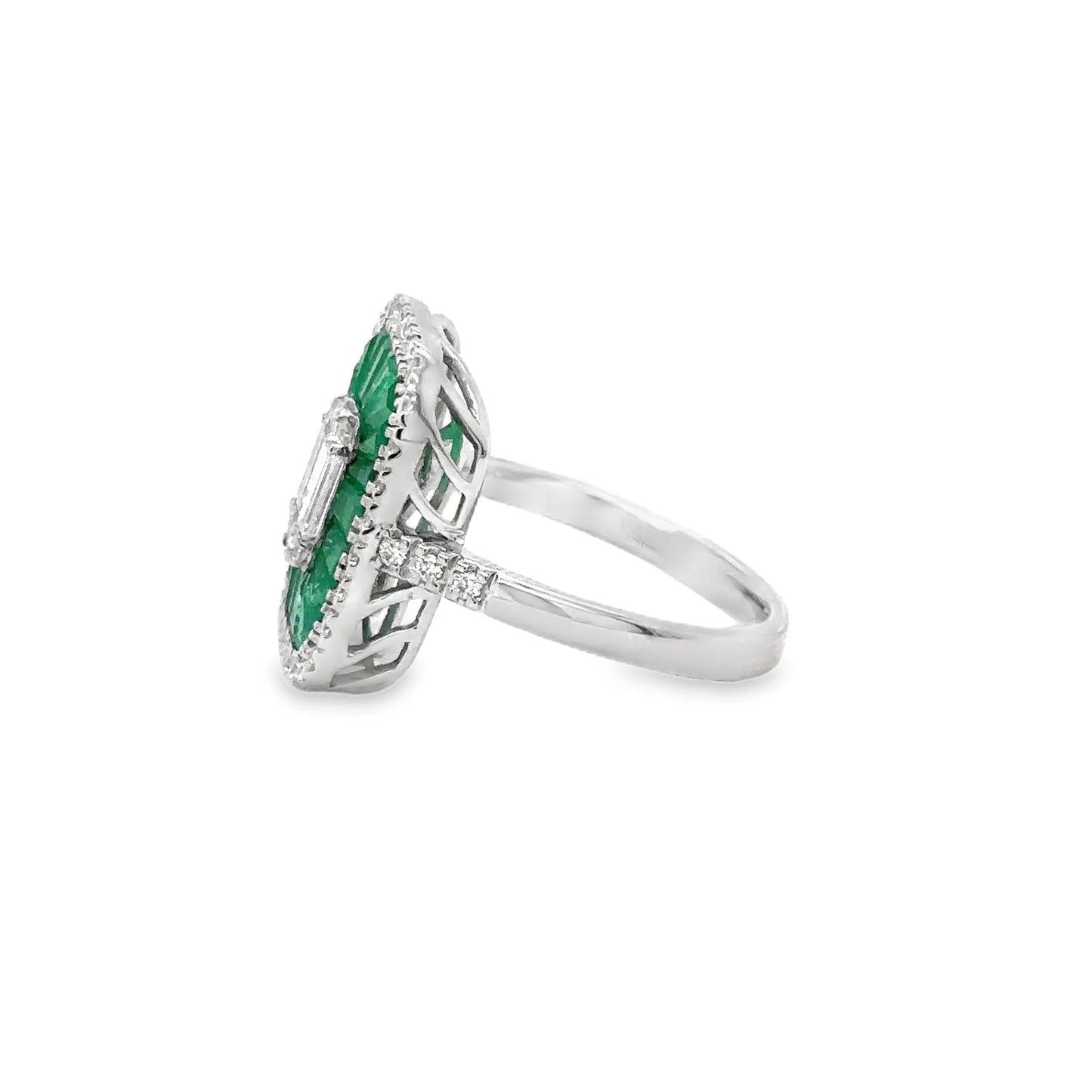 14KT WHITE GOLD EMERALD AND DIAMONDS RING