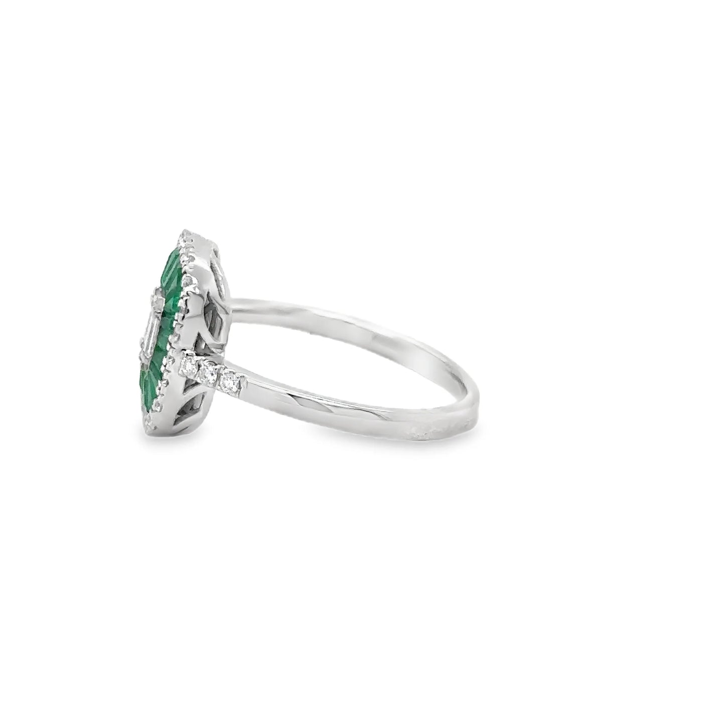 14KT WHITE GOLD EMERALD AND DIAMONDS RING