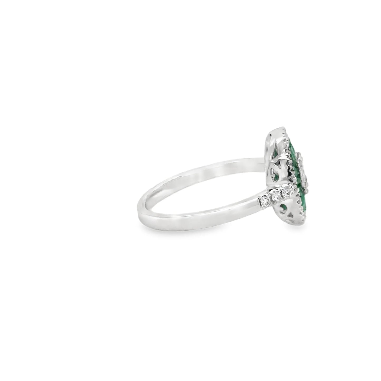 14KT WHITE GOLD EMERALD AND DIAMONDS RING