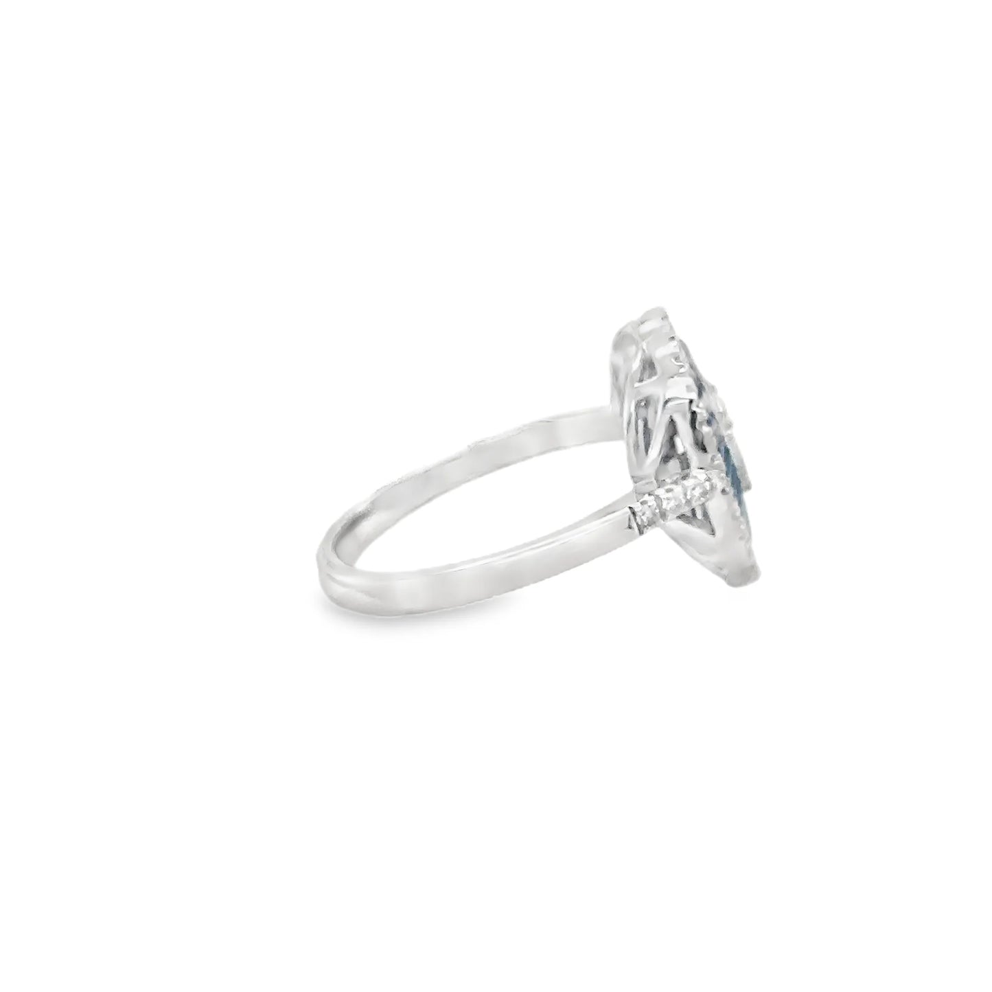 14KT WHITE GOLD SAPPHIRE AND DIAMONDS HEART RING