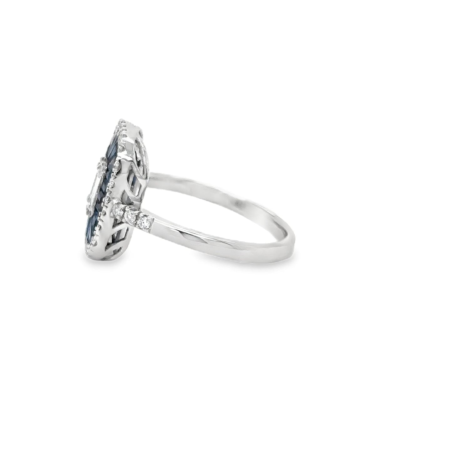 14KT WHITE GOLD SAPPHIRE AND DIAMONDS RING