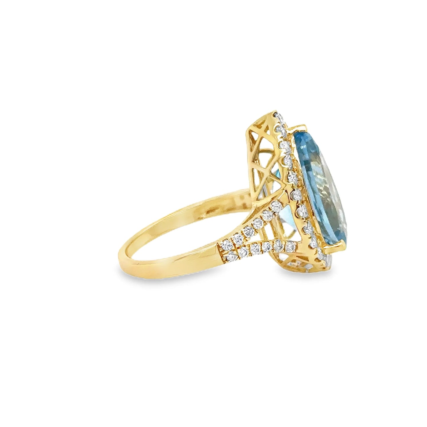 14KT YELLOW GOLD AQUAMARINE AND DIAMONDS RING