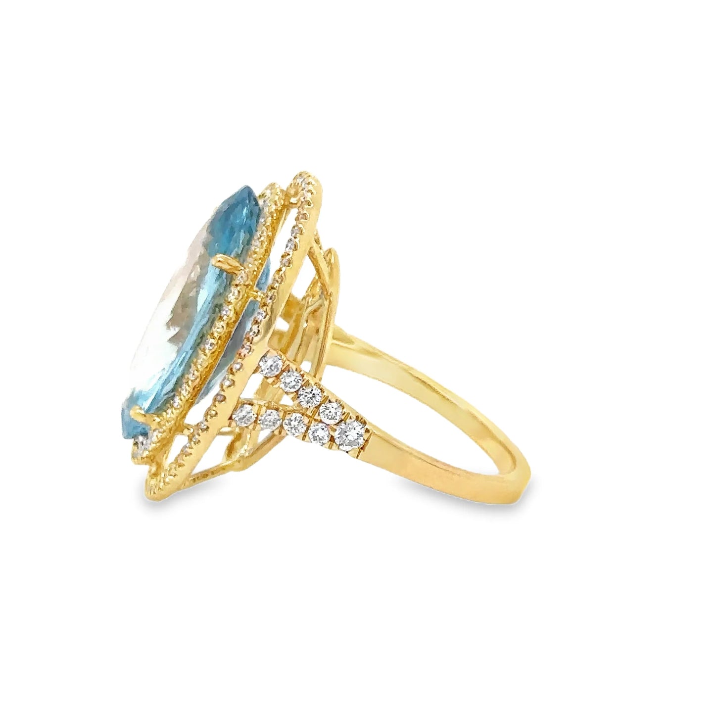 14KT YELLOW GOLD AQUAMARINE AND DIAMONDS RING