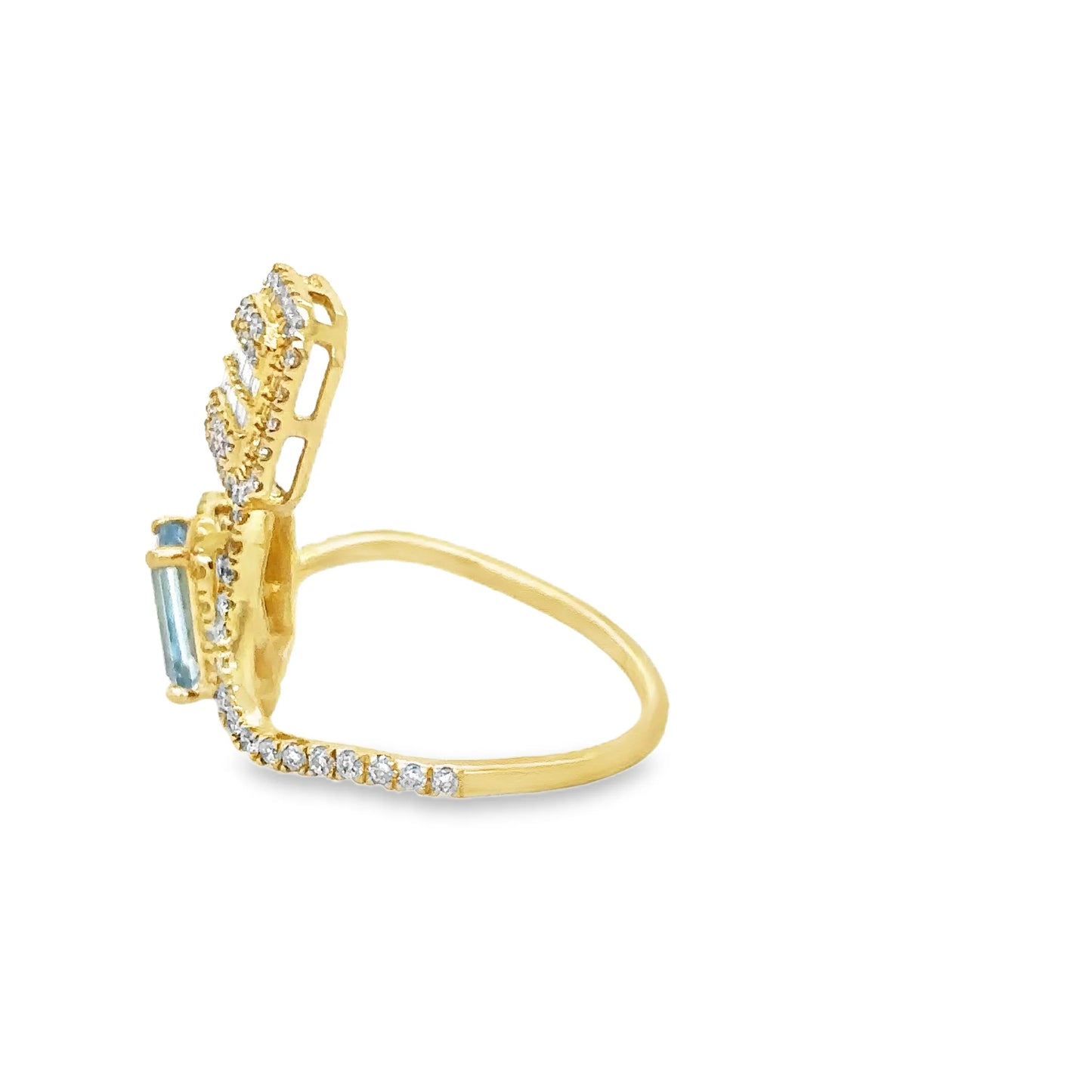 14KT YELLOW GOLD AQUAMARINE RING WITH DIAMONDS