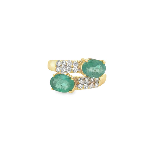 14KT YELLOW GOLD EMERALD AND DIAMOND RING