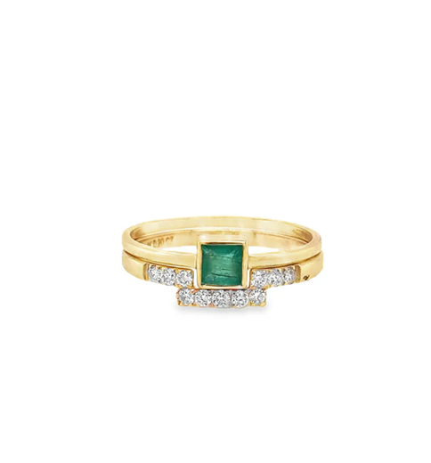 14KT YELLOW GOLD EMERALD AND DIAMONDS RING